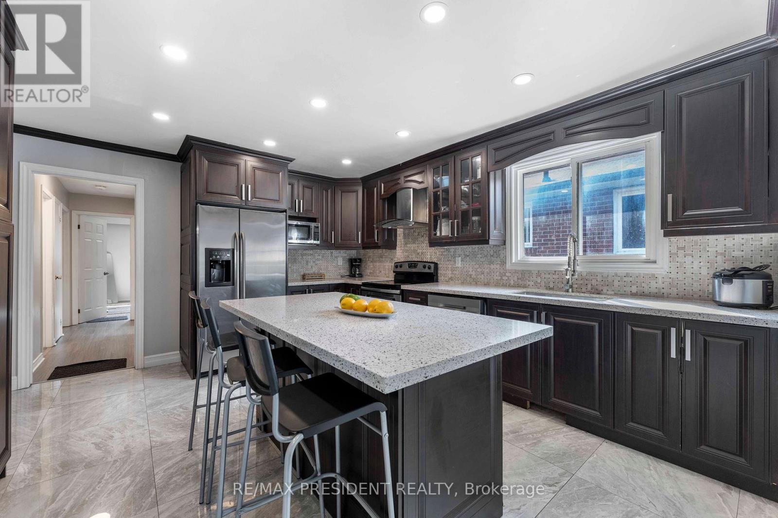 4 Royal Salisbury Way, Brampton, Ontario  L6V 3J6 - Photo 5 - W12194945
