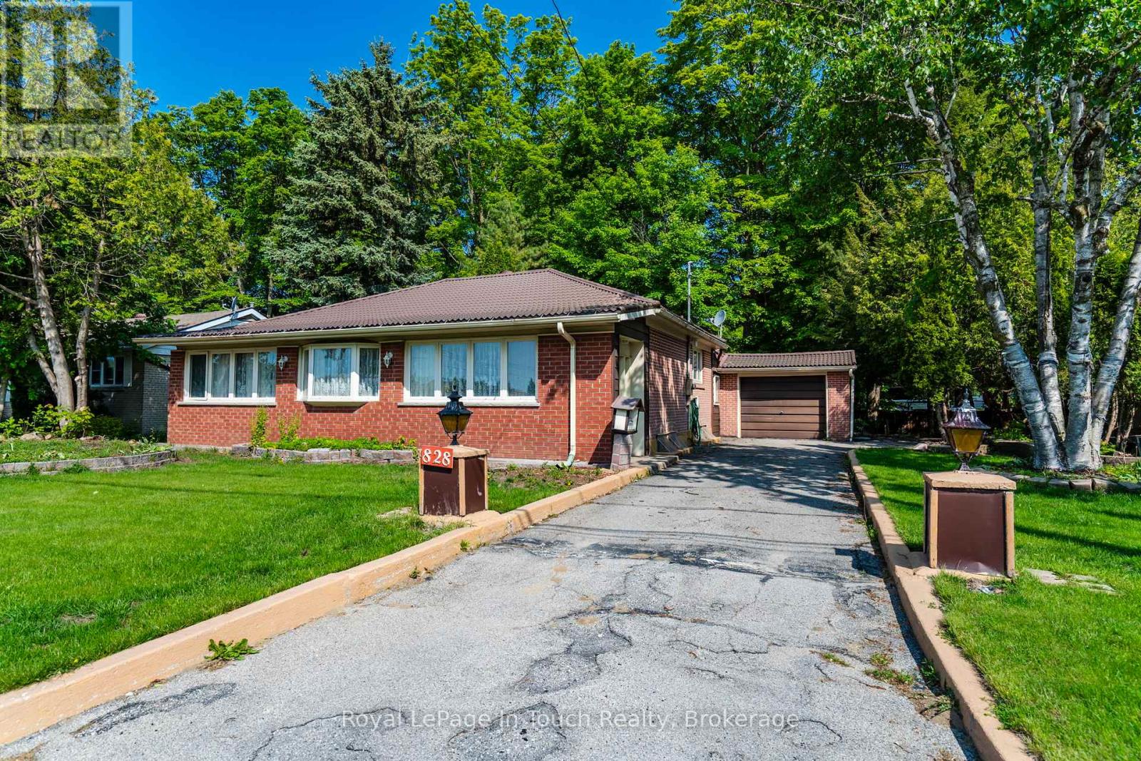 828 HUGEL AVENUE, Midland, Ontario
