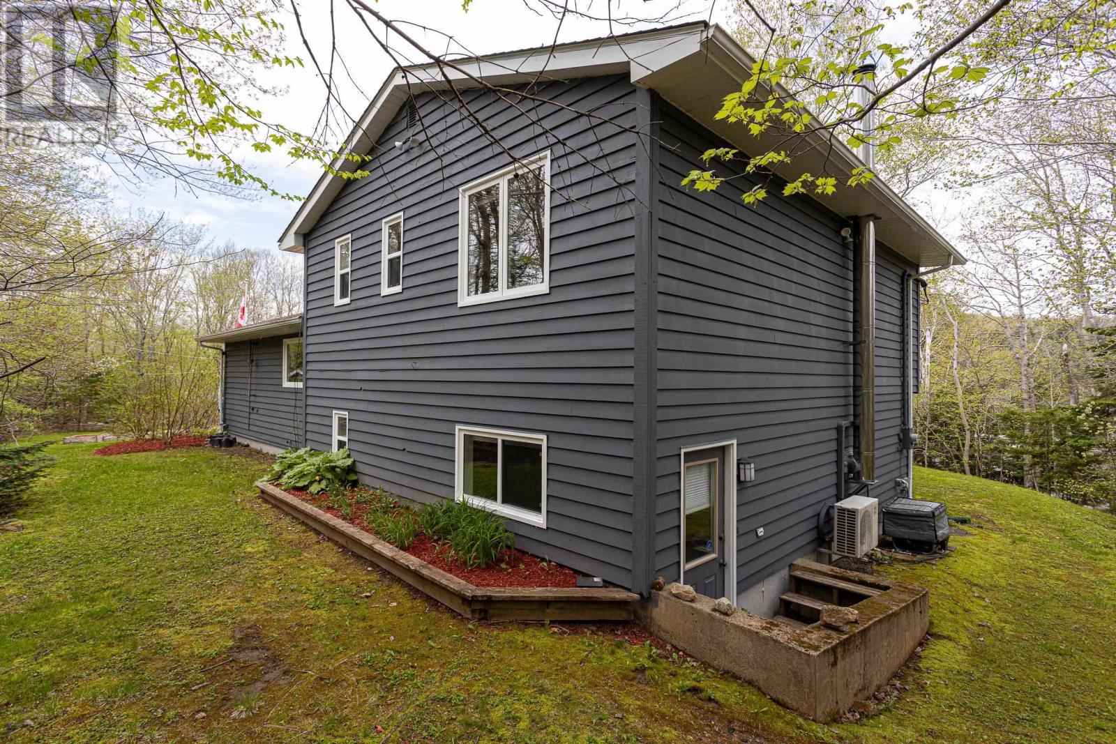 Property at 21 Stillwater Lake Drive image 2