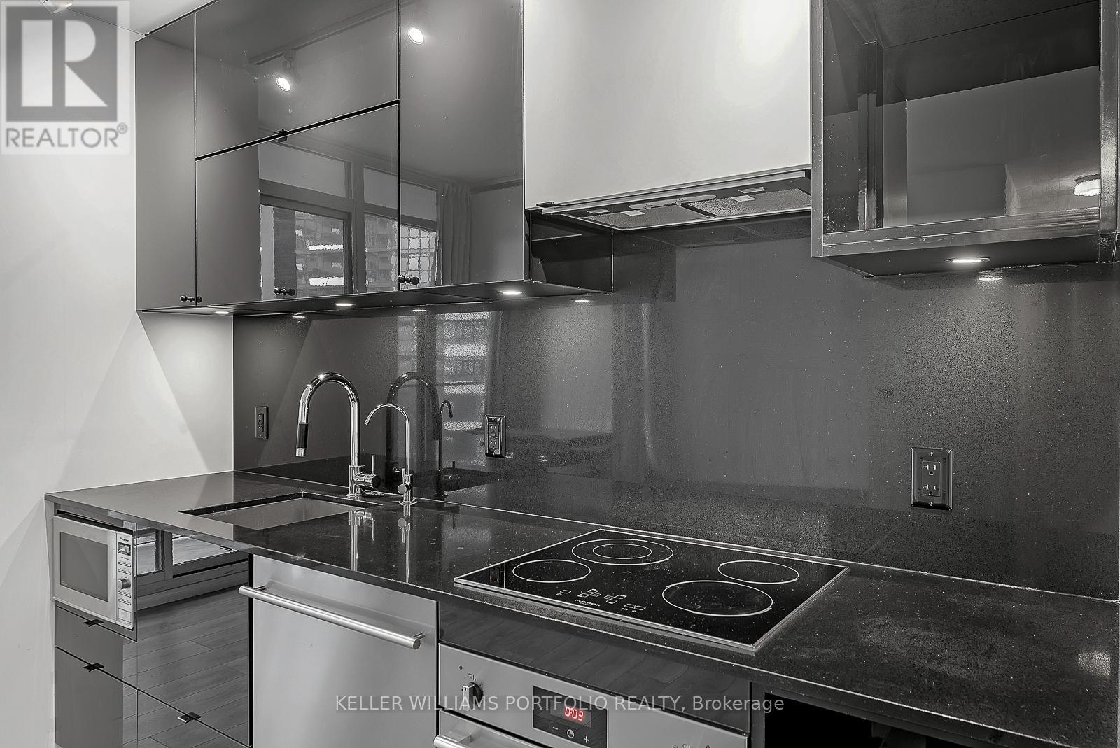 2912 - 125 Peter Street, Toronto, Ontario  M5V 0M2 - Photo 8 - C12197635