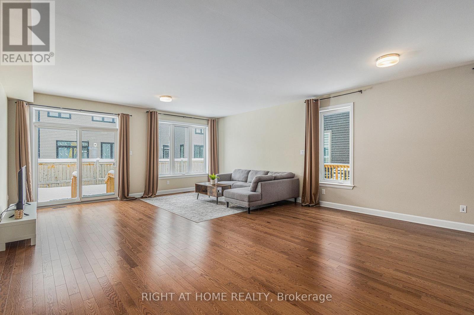 907 Orvieto Way, Ottawa, Ontario  K2S 2L1 - Photo 9 - X12101183