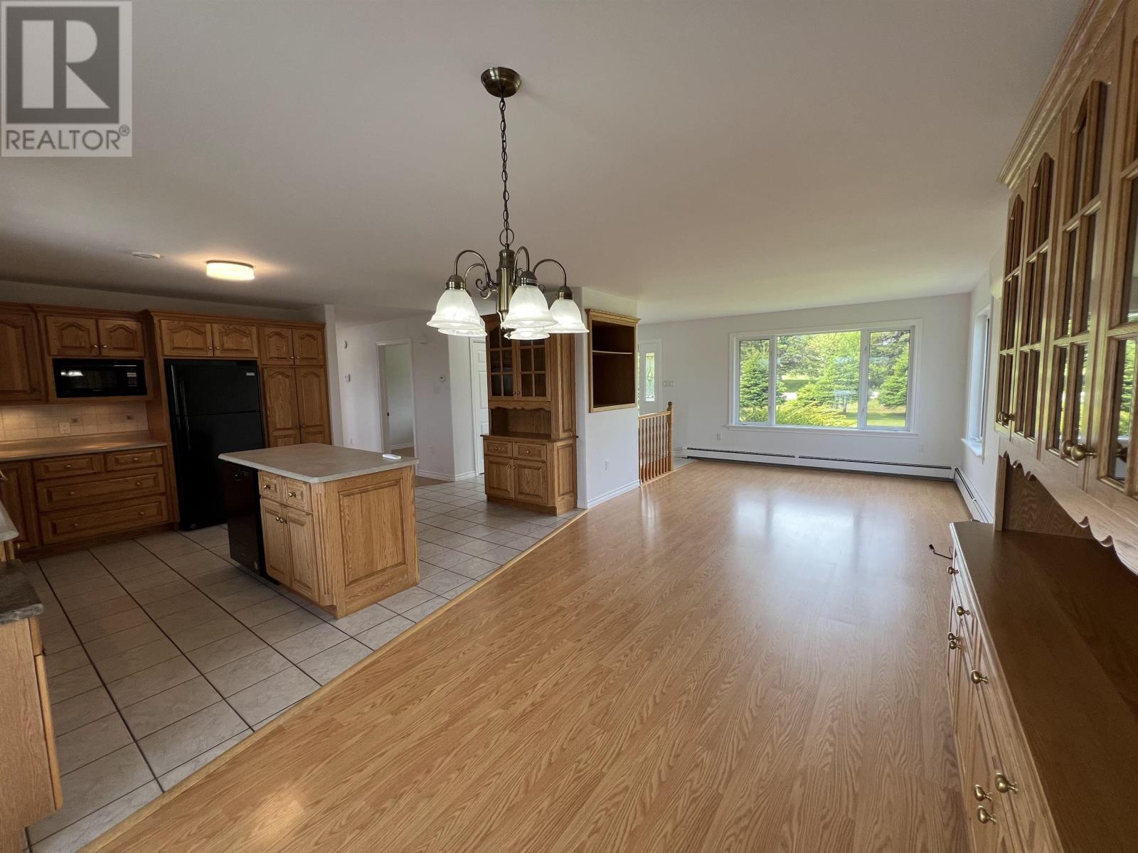 Property at 1102 Suffolk Road image 5