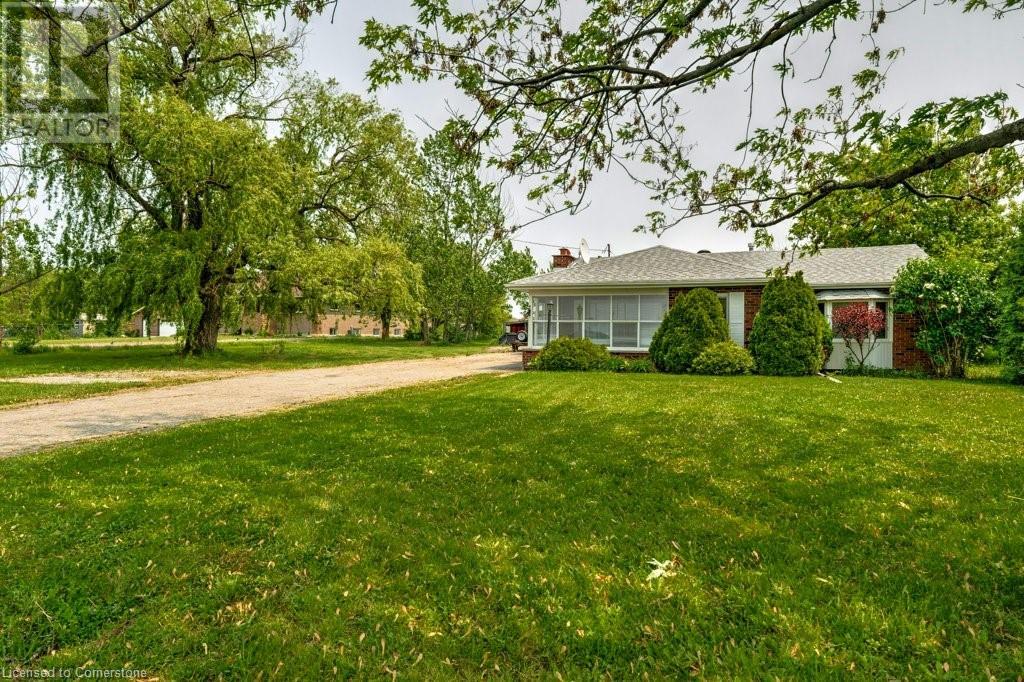 114 SECOND Road E, Hamilton, Ontario