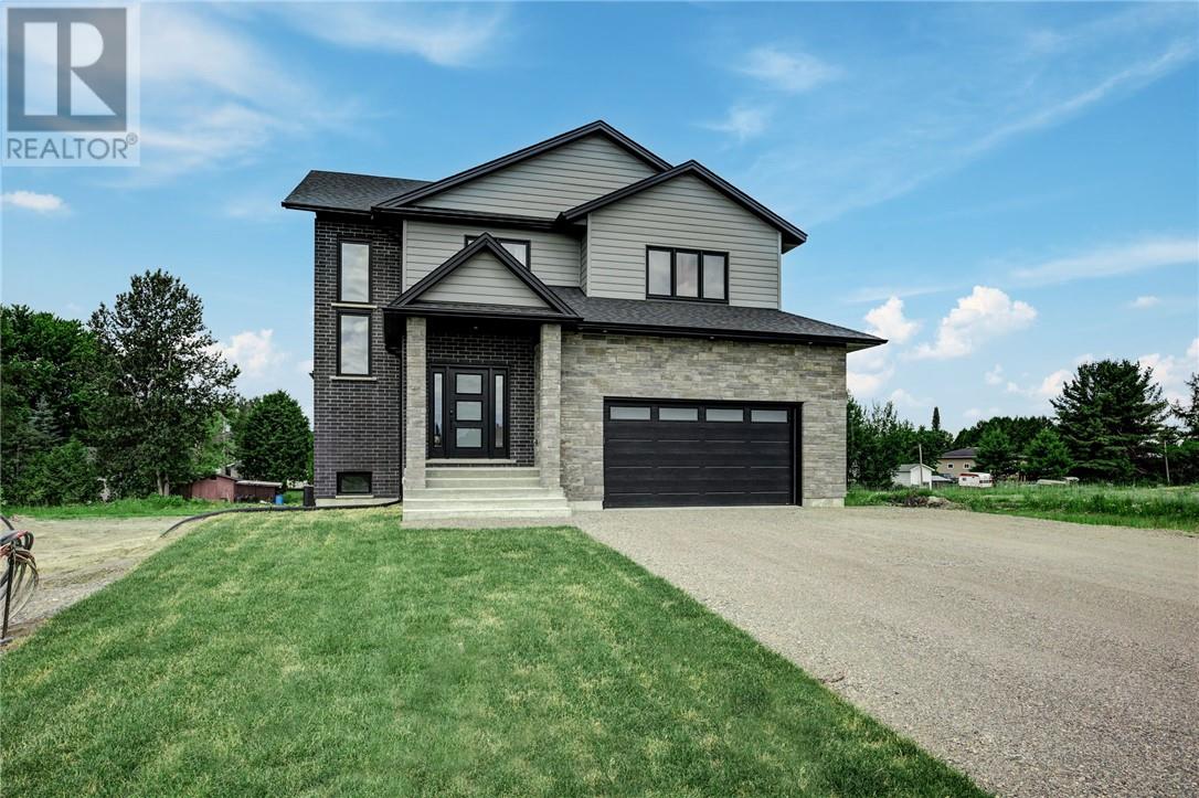 2963 Windstar Avenue, Chelmsford, Ontario  P0M 1L0 - Photo 2 - 2122738