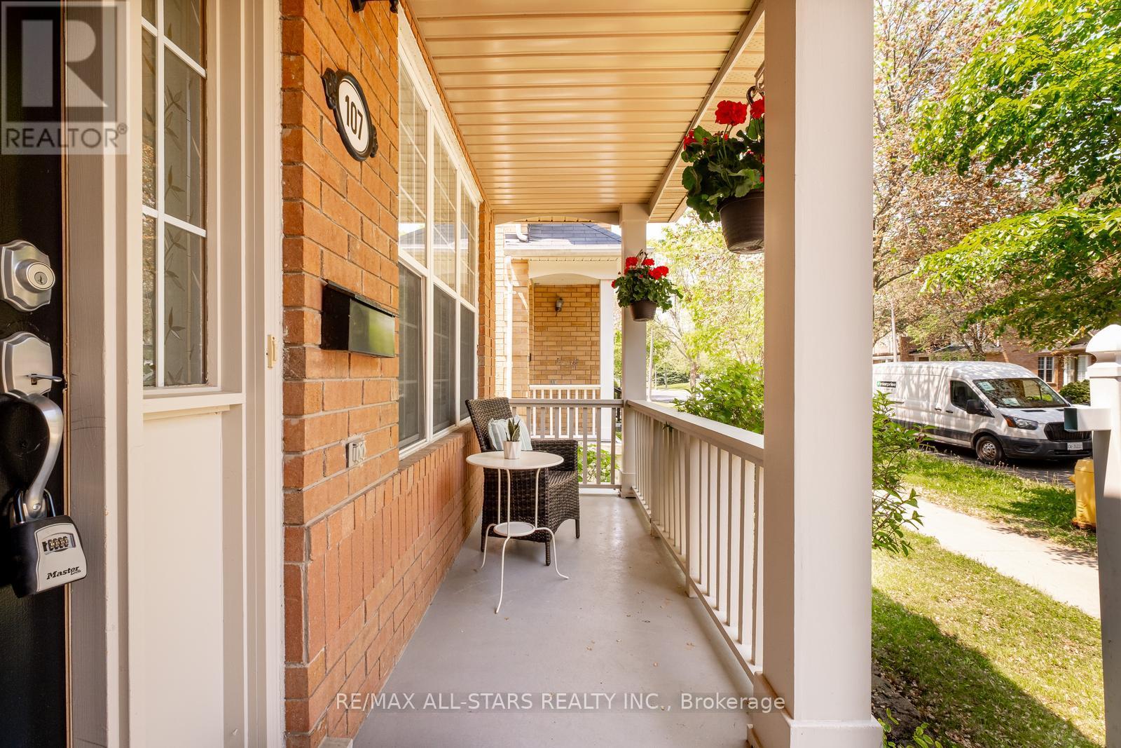 107 White's Hill Avenue, Markham (Cornell), Ontario  L6B 1C2 - Photo 4 - N12197602