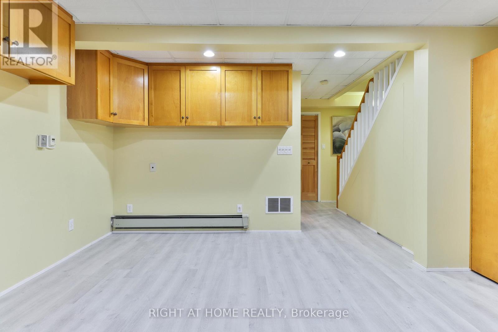 12 Hill Street, Halton Hills (Ac Acton), Ontario  L7J 2W2 - Photo 31 - W12197600