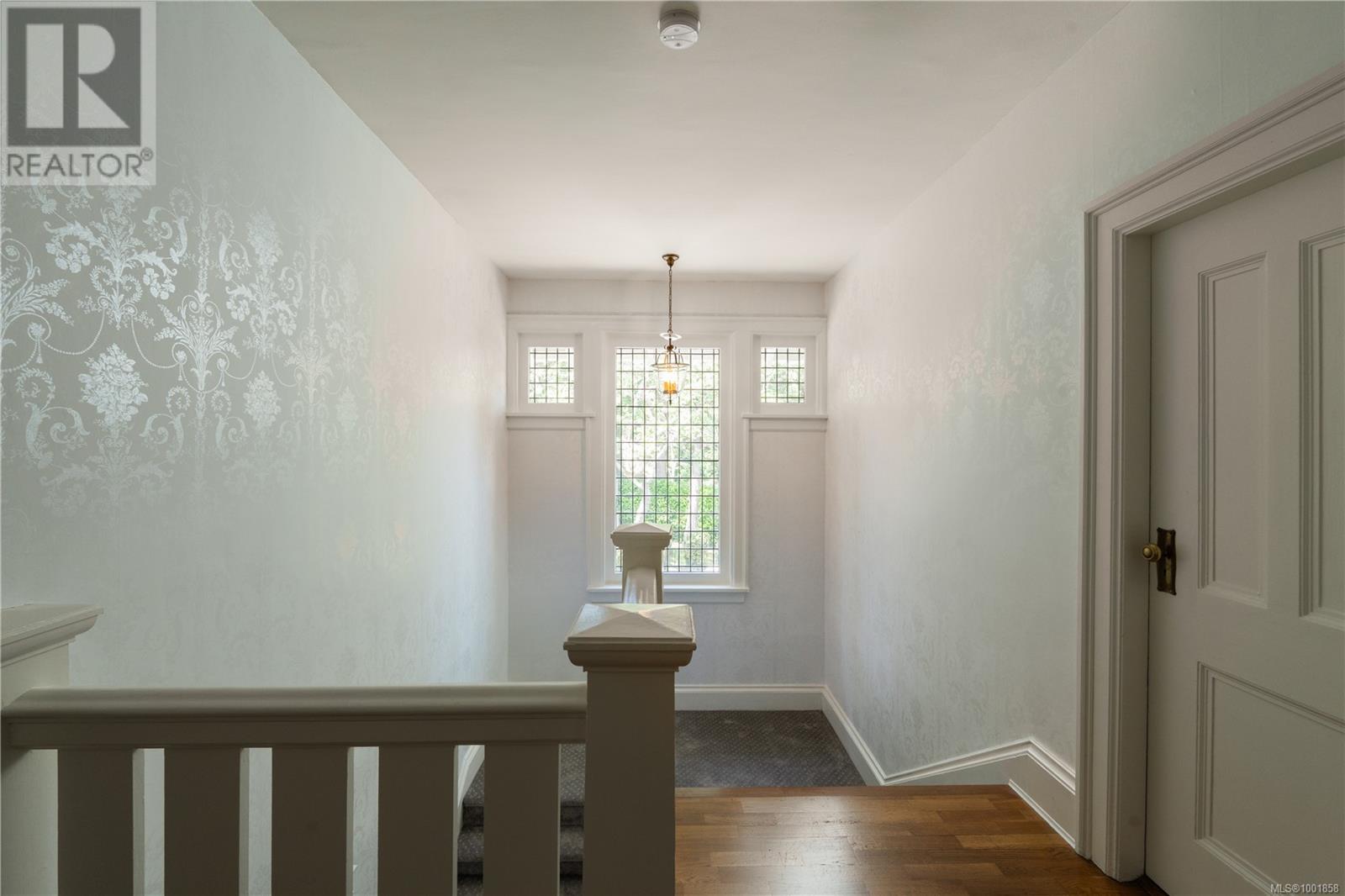 305 Denison Rd, Oak Bay, British Columbia  V8S 4K2 - Photo 16 - 1001858