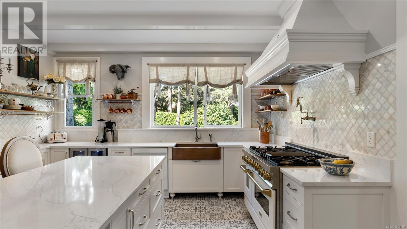 305 Denison Rd, Oak Bay, British Columbia  V8S 4K2 - Photo 7 - 1001858