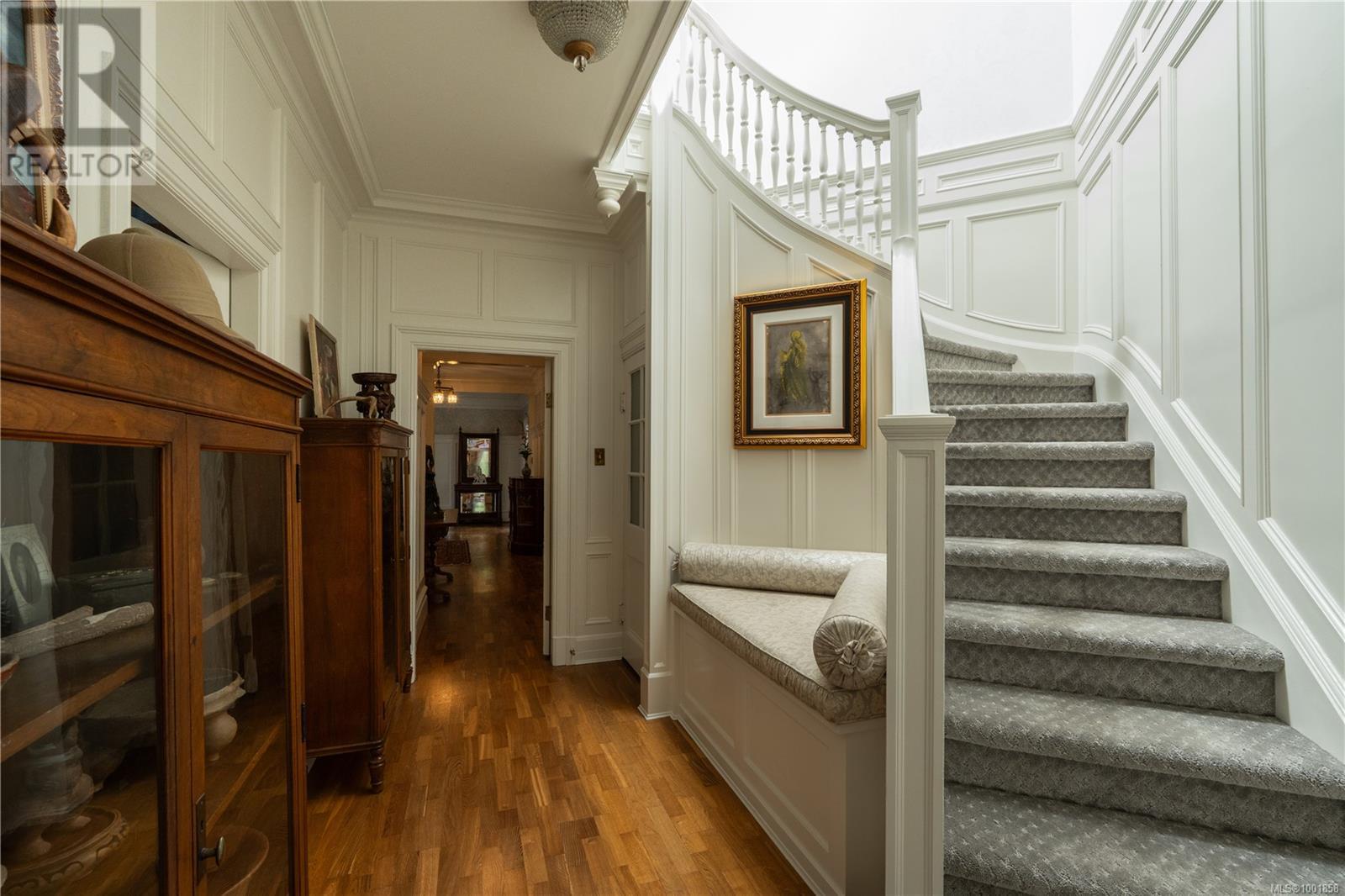 305 Denison Rd, Oak Bay, British Columbia  V8S 4K2 - Photo 12 - 1001858