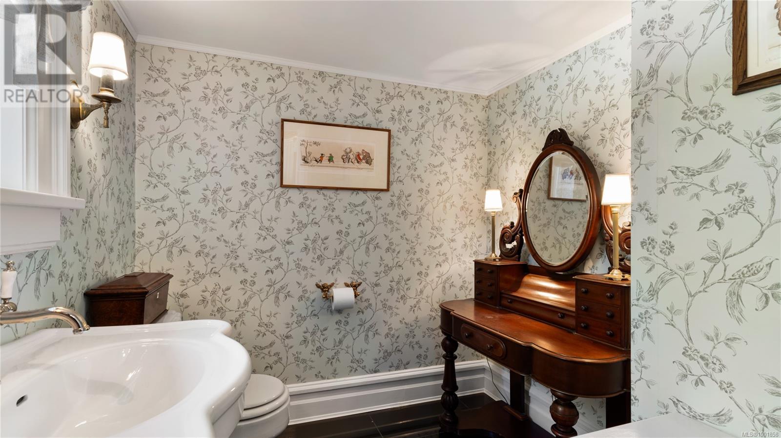 305 Denison Rd, Oak Bay, British Columbia  V8S 4K2 - Photo 24 - 1001858