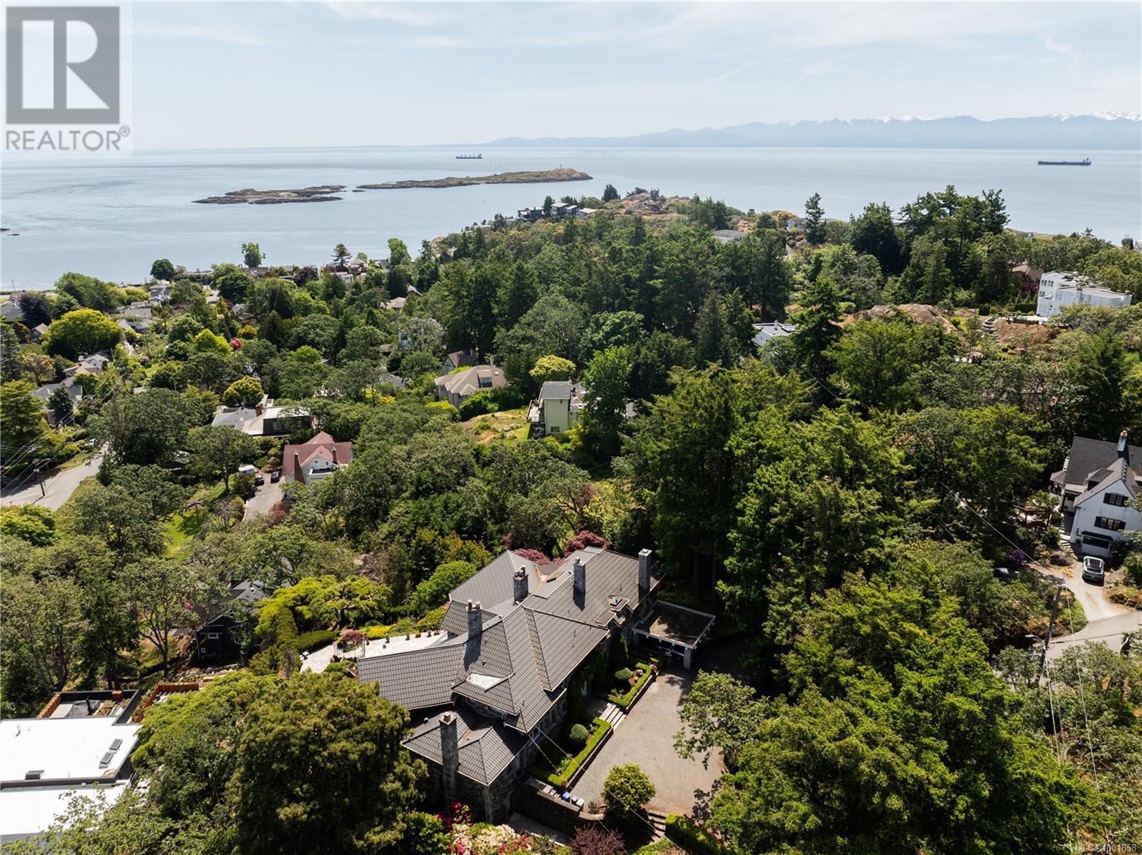 305 Denison Rd, Oak Bay, British Columbia  V8S 4K2 - Photo 40 - 1001858