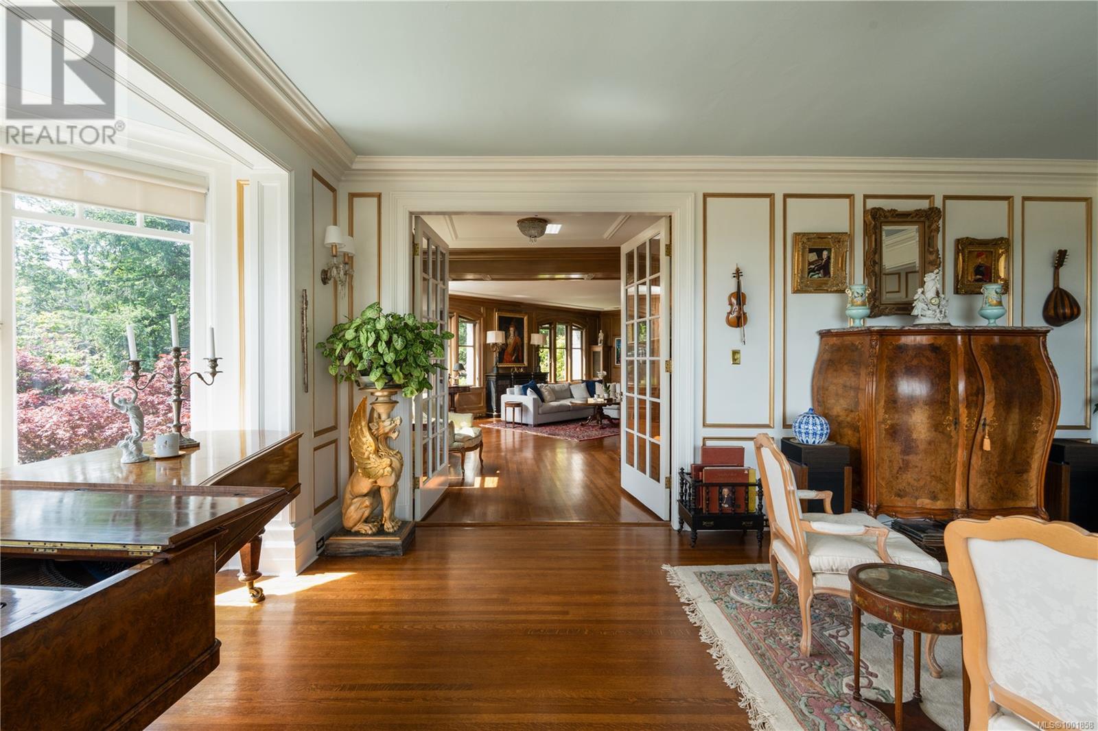 305 Denison Rd, Oak Bay, British Columbia  V8S 4K2 - Photo 11 - 1001858