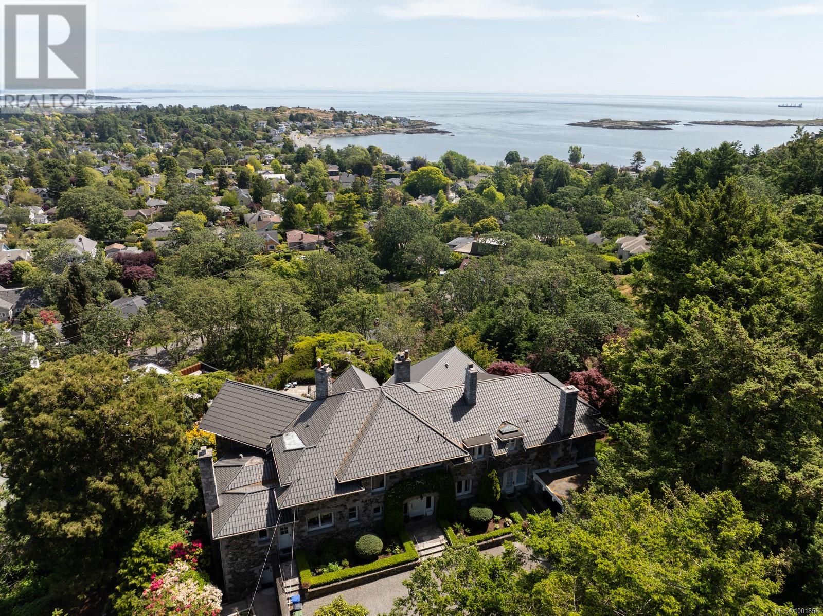 305 Denison Rd, Oak Bay, British Columbia  V8S 4K2 - Photo 45 - 1001858