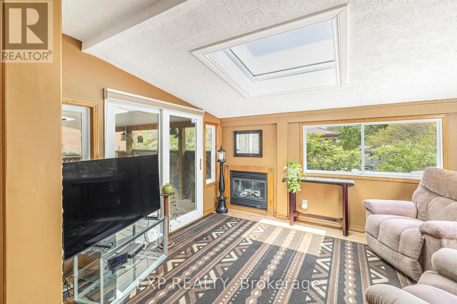 320 Daleside Place, Waterloo, Ontario  N2L 5M4 - Photo 16 - X12197597