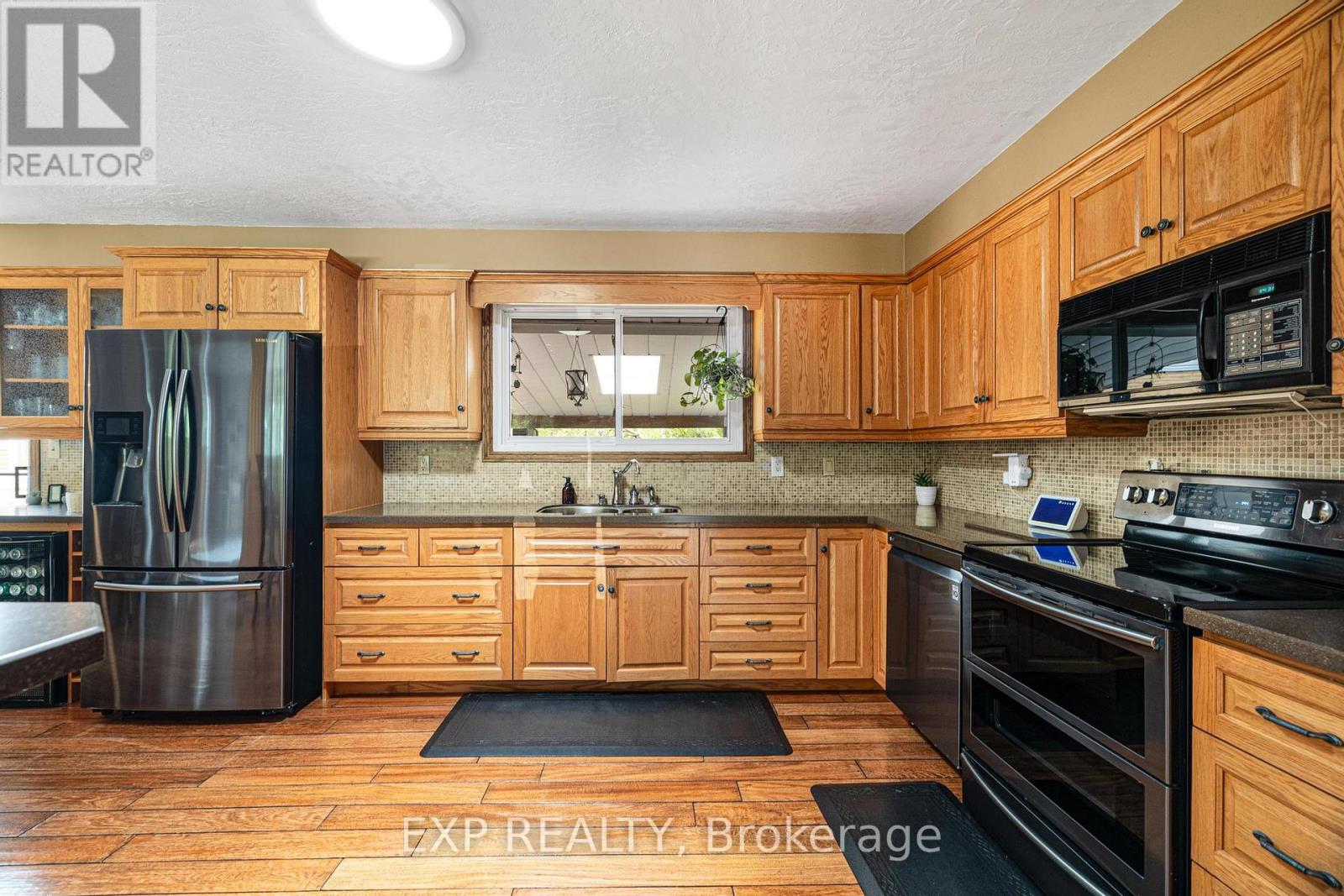 Property at 320 DALESIDE PLACE image 4