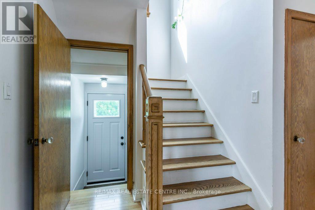 247 Krug Street, Kitchener, Ontario  N2H 2Y5 - Photo 14 - X12197666