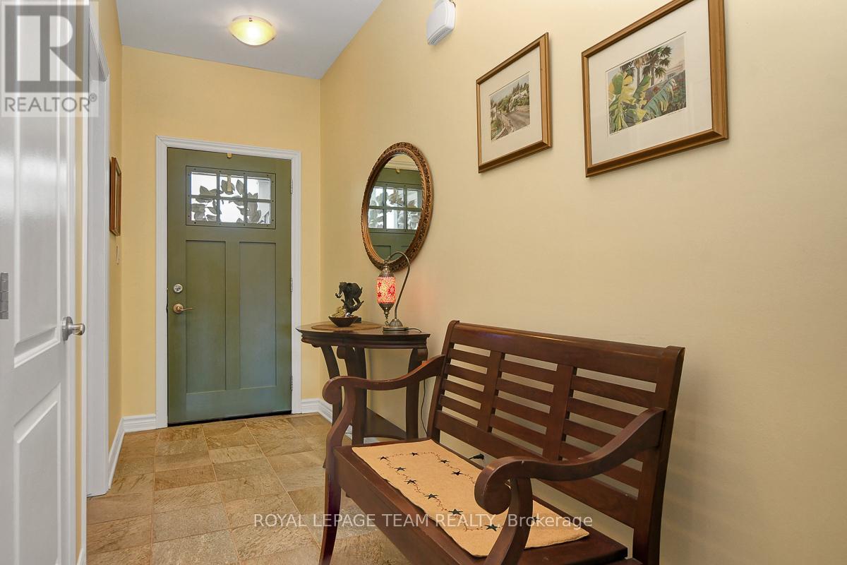 520 Clothier Street W, North Grenville, Ontario  K0G 1J0 - Photo 3 - X12030545