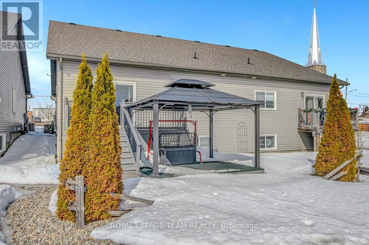 520 Clothier Street W, North Grenville, Ontario  K0G 1J0 - Photo 36 - X12030545