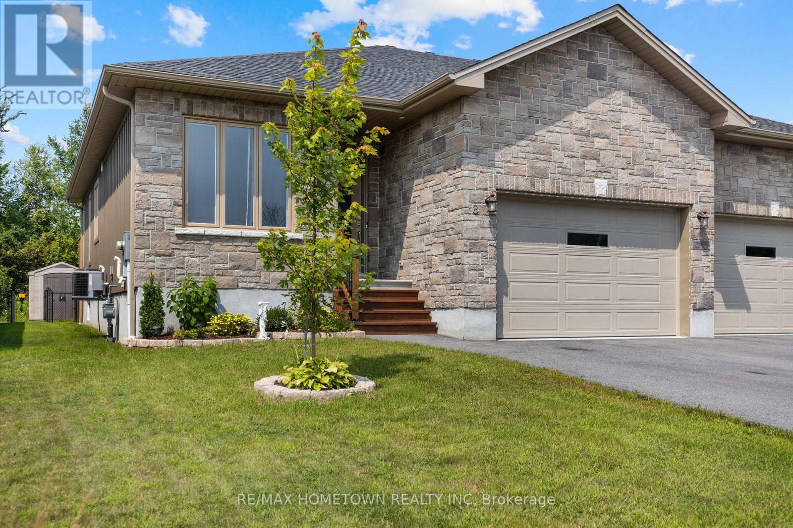 8 BILLINGS AVENUE W, South Dundas, Ontario