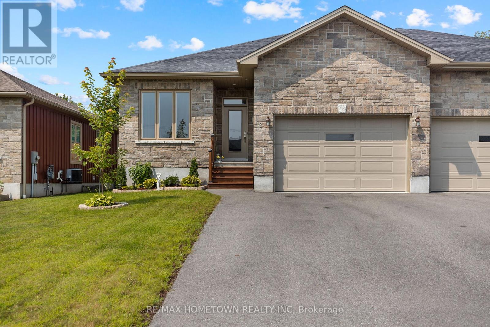 8 Billings Avenue W, South Dundas, Ontario  K0E 1K0 - Photo 2 - X12197742