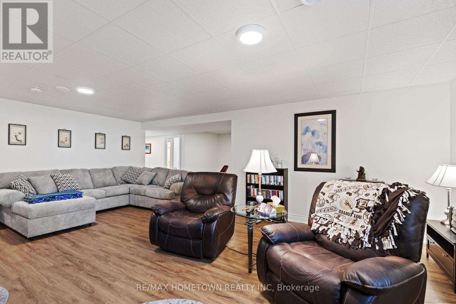 8 Billings Avenue W, South Dundas, Ontario  K0E 1K0 - Photo 22 - X12197742