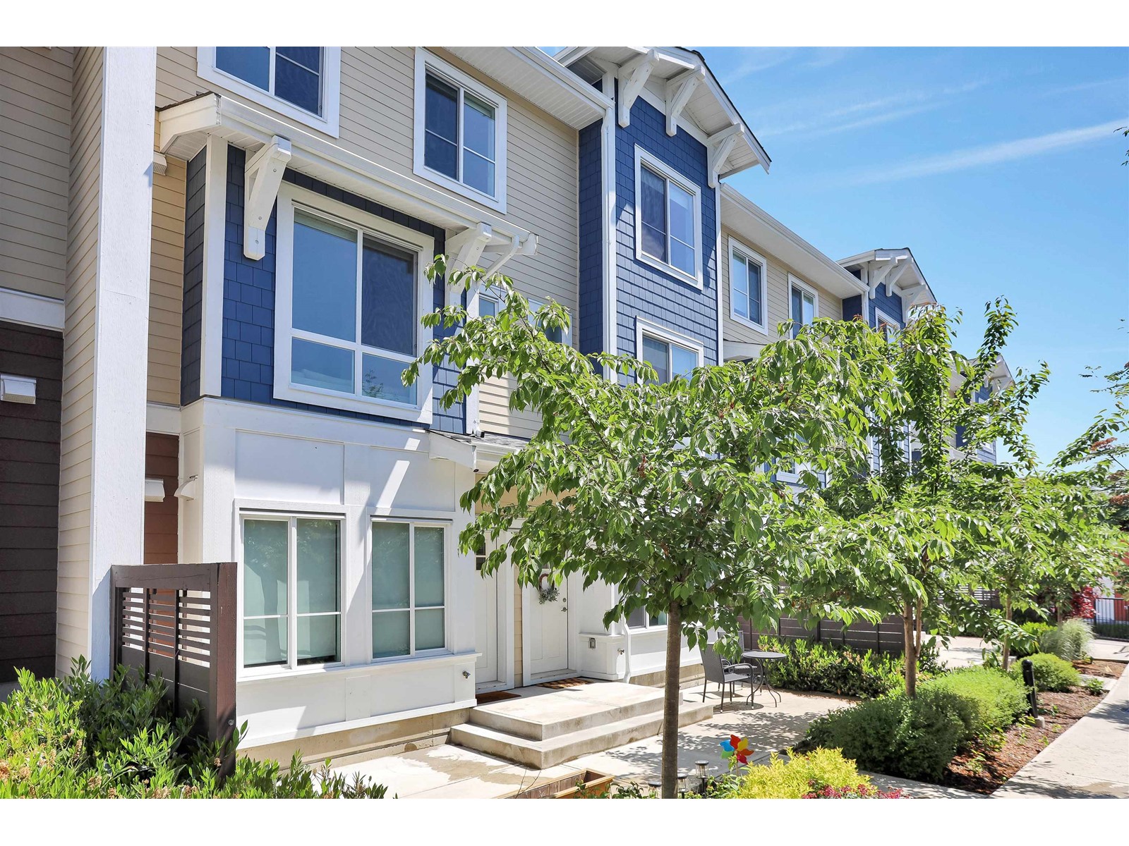 Property at 60 16561 17A AVENUE image 2