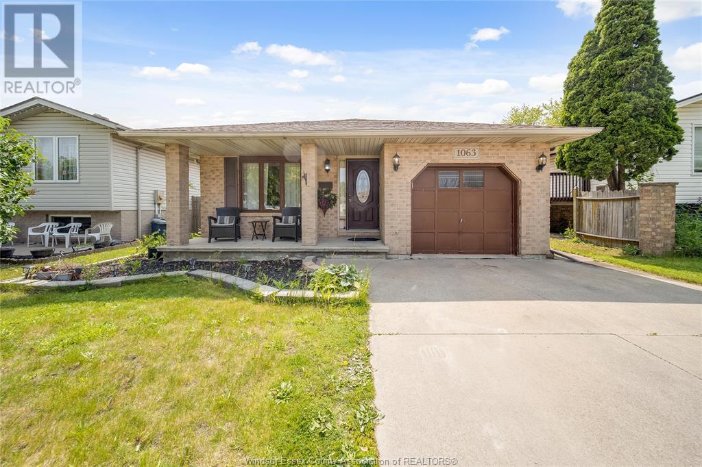 1063 Brookview, Windsor, Ontario  N8W 5H4 - Photo 1 - 25014123