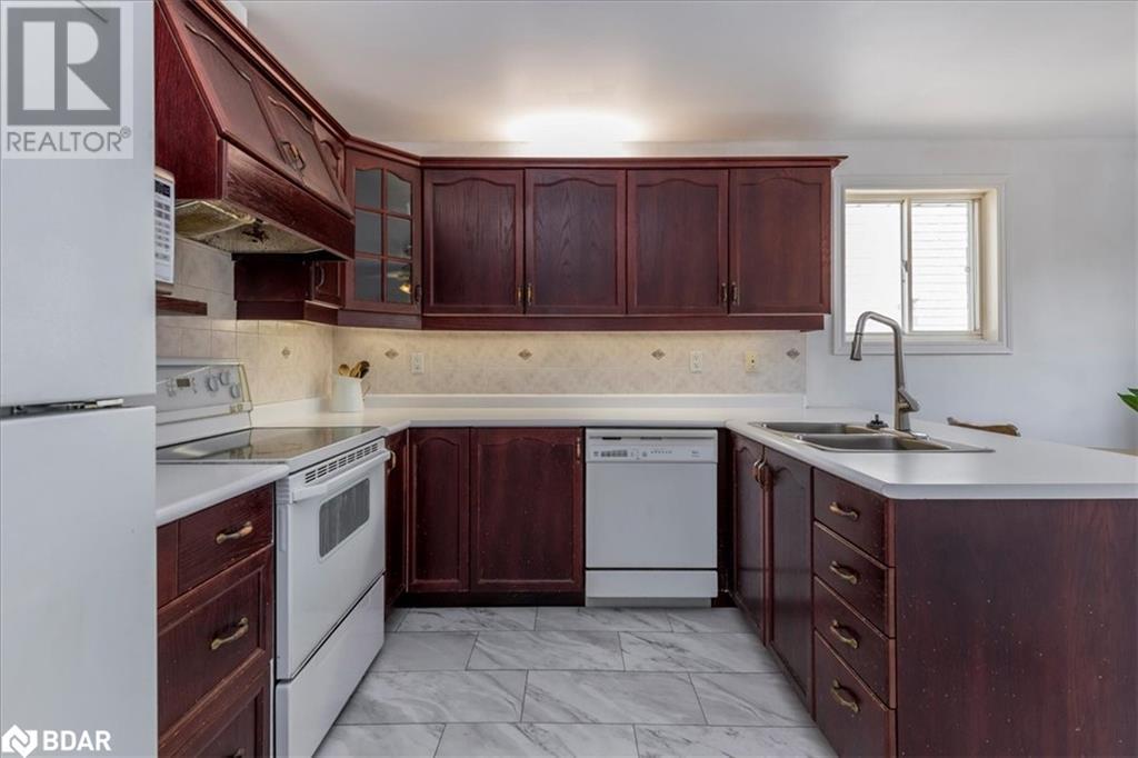 43 Sherwood Court, Barrie, Ontario  L4N 9V1 - Photo 8 - 40736554