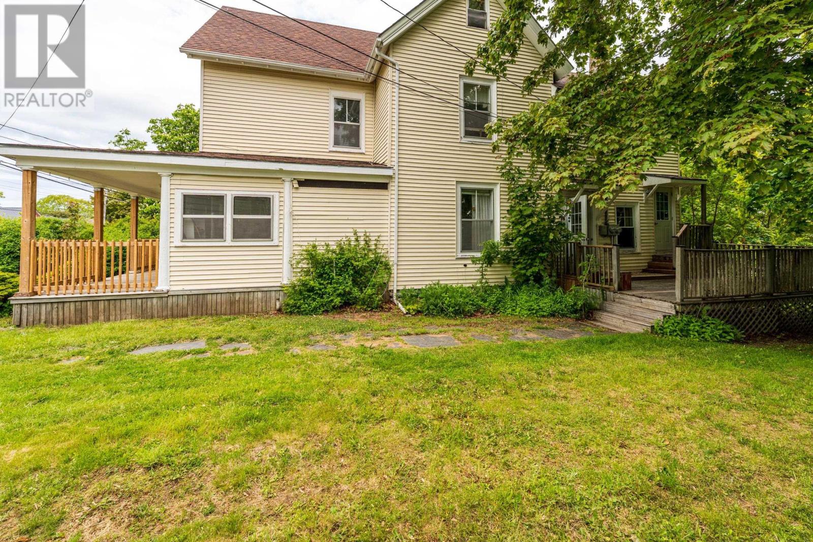 182/184 Queen Street, Digby, Nova Scotia  B0V 1A0 - Photo 3 - 202513482