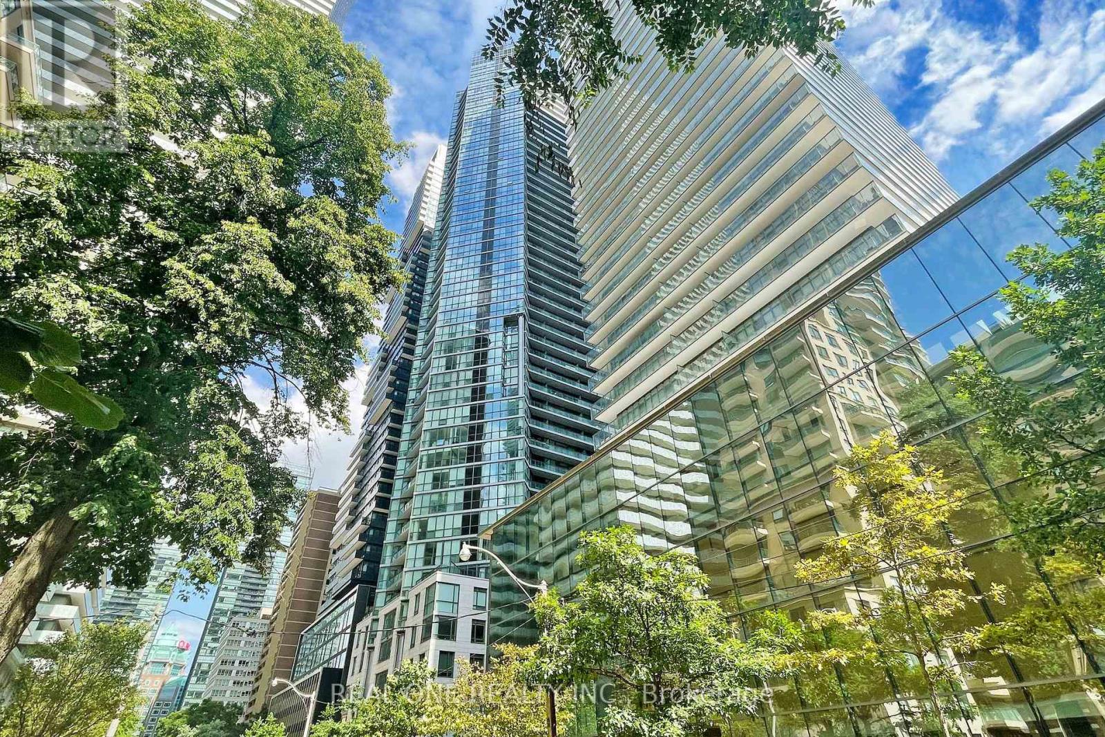 1602 - 45 Charles Street E, Toronto, Ontario  M4Y 0B8 - Photo 1 - C12197700