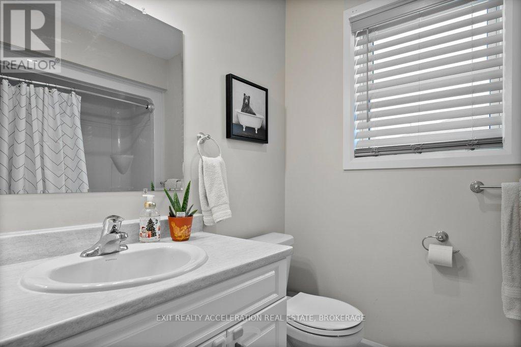 90 Shermans Point Road, Greater Napanee (Greater Napanee), Ontario  K7R 3K8 - Photo 18 - X12004381