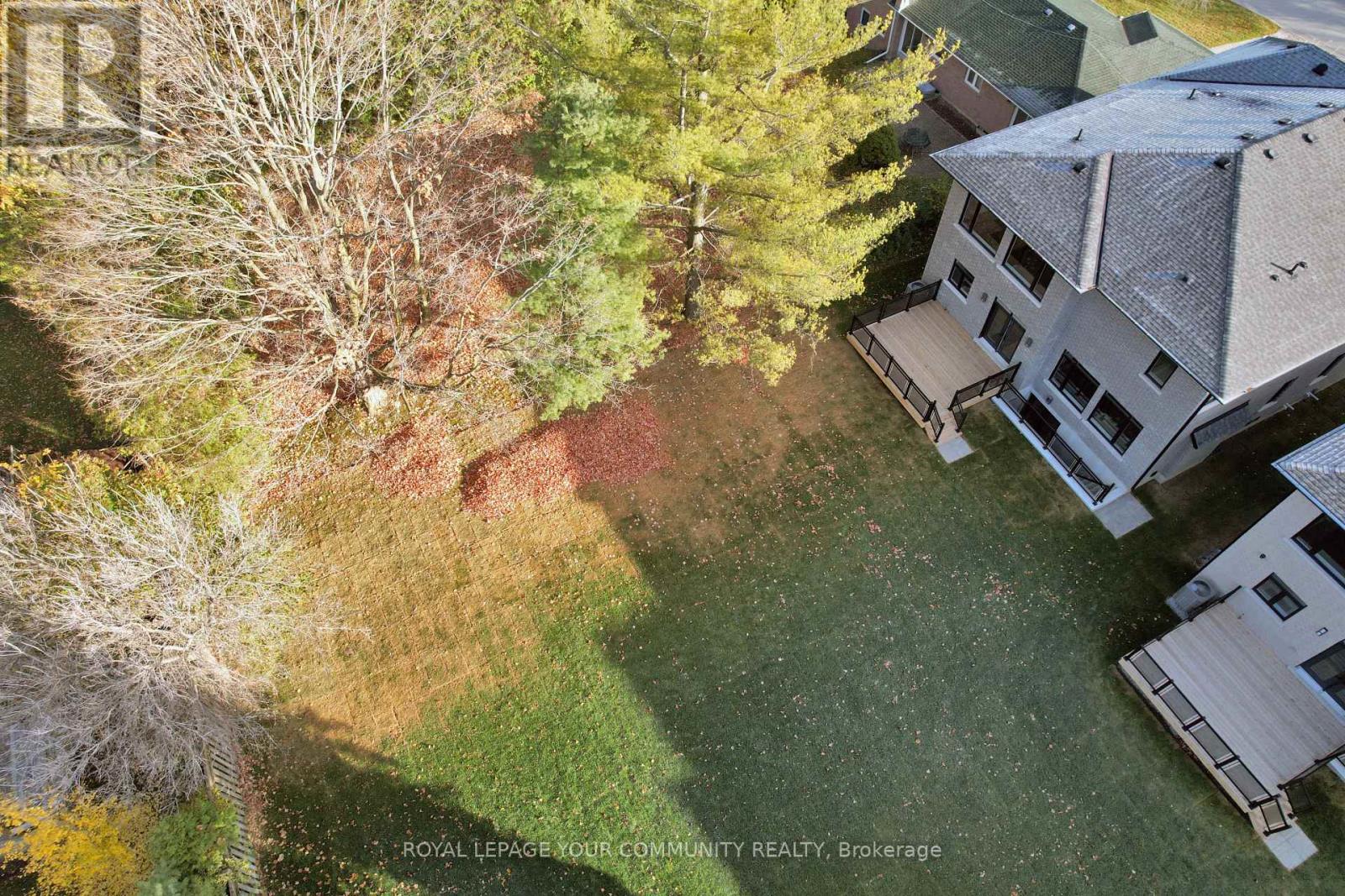 92 Howard Road, Newmarket, Ontario  L3Y 3G7 - Photo 4 - N12197725