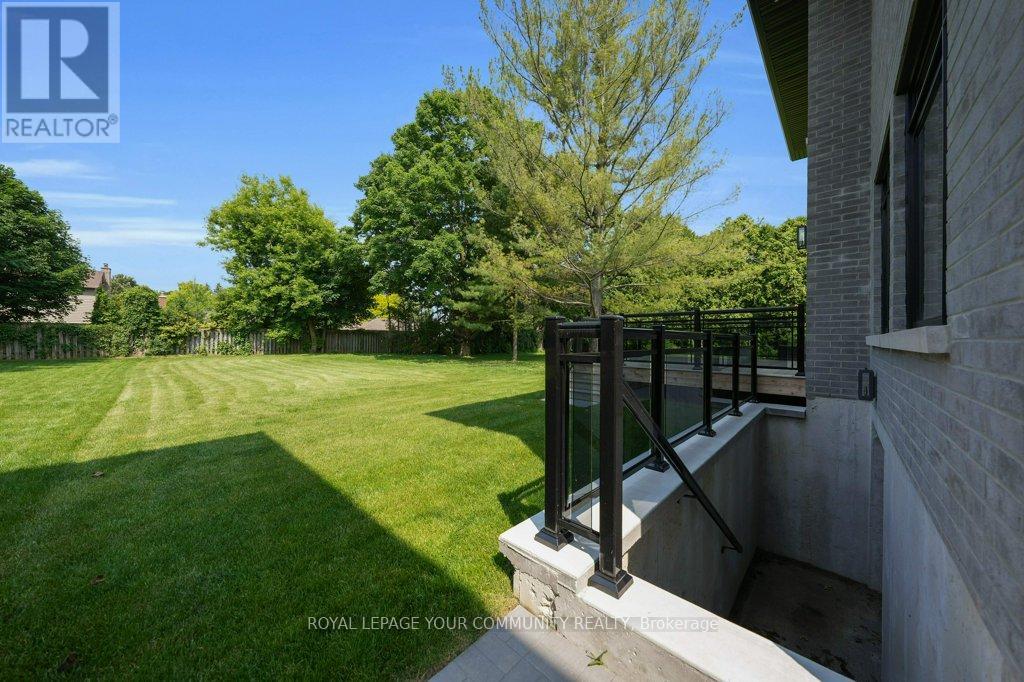 92 Howard Road, Newmarket, Ontario  L3Y 3G7 - Photo 49 - N12197725