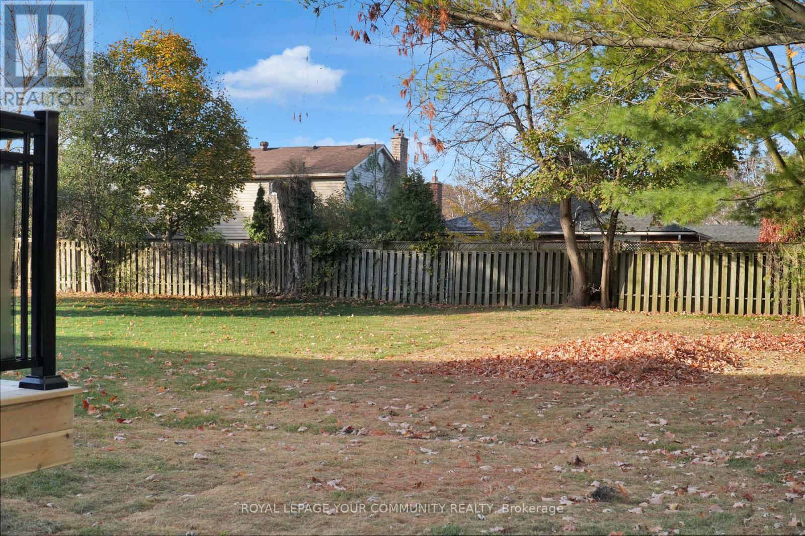 92 Howard Road, Newmarket, Ontario  L3Y 3G7 - Photo 8 - N12197725