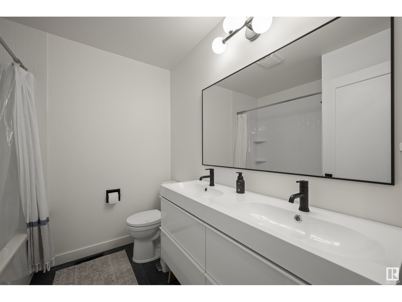3524 104a St Nw, Edmonton, Alberta  T6J 2N2 - Photo 14 - E4440421