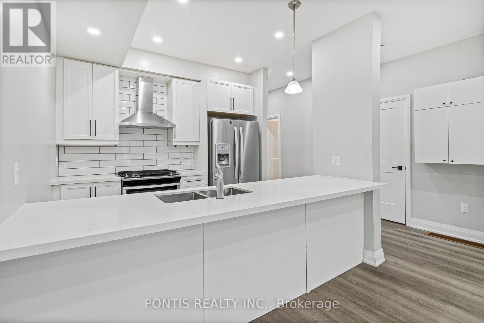 18 - 21 Stonehart Lane, Barrie (East Bayfield), Ontario  L4M 7E8 - Photo 12 - S12197702