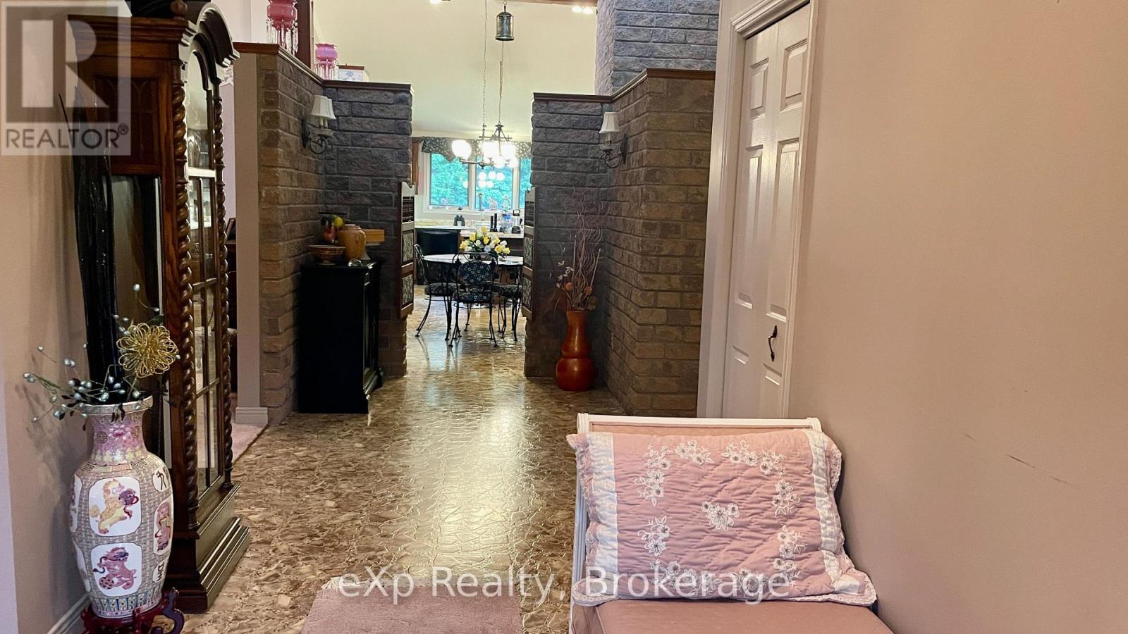 522623 Welbeck Road N, West Grey, Ontario  N0G 1R0 - Photo 17 - X12155773