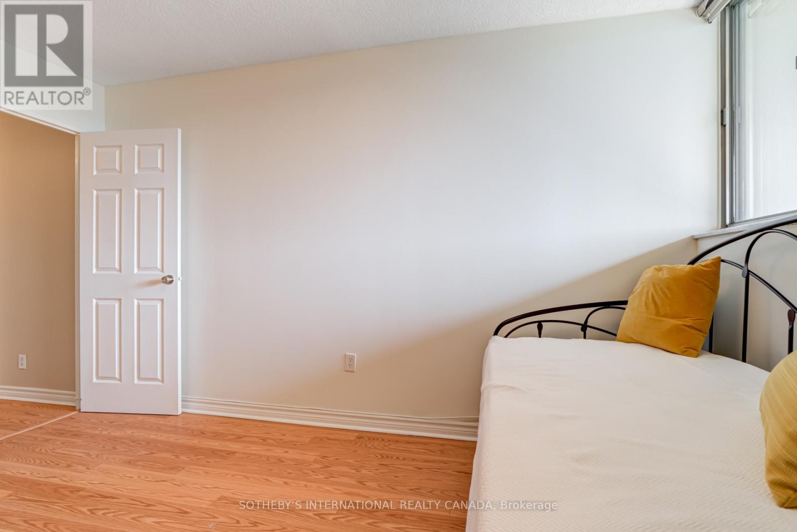 1408 - 812 Burnhamthorpe Road, Toronto, Ontario  M9C 4W1 - Photo 23 - W12197687