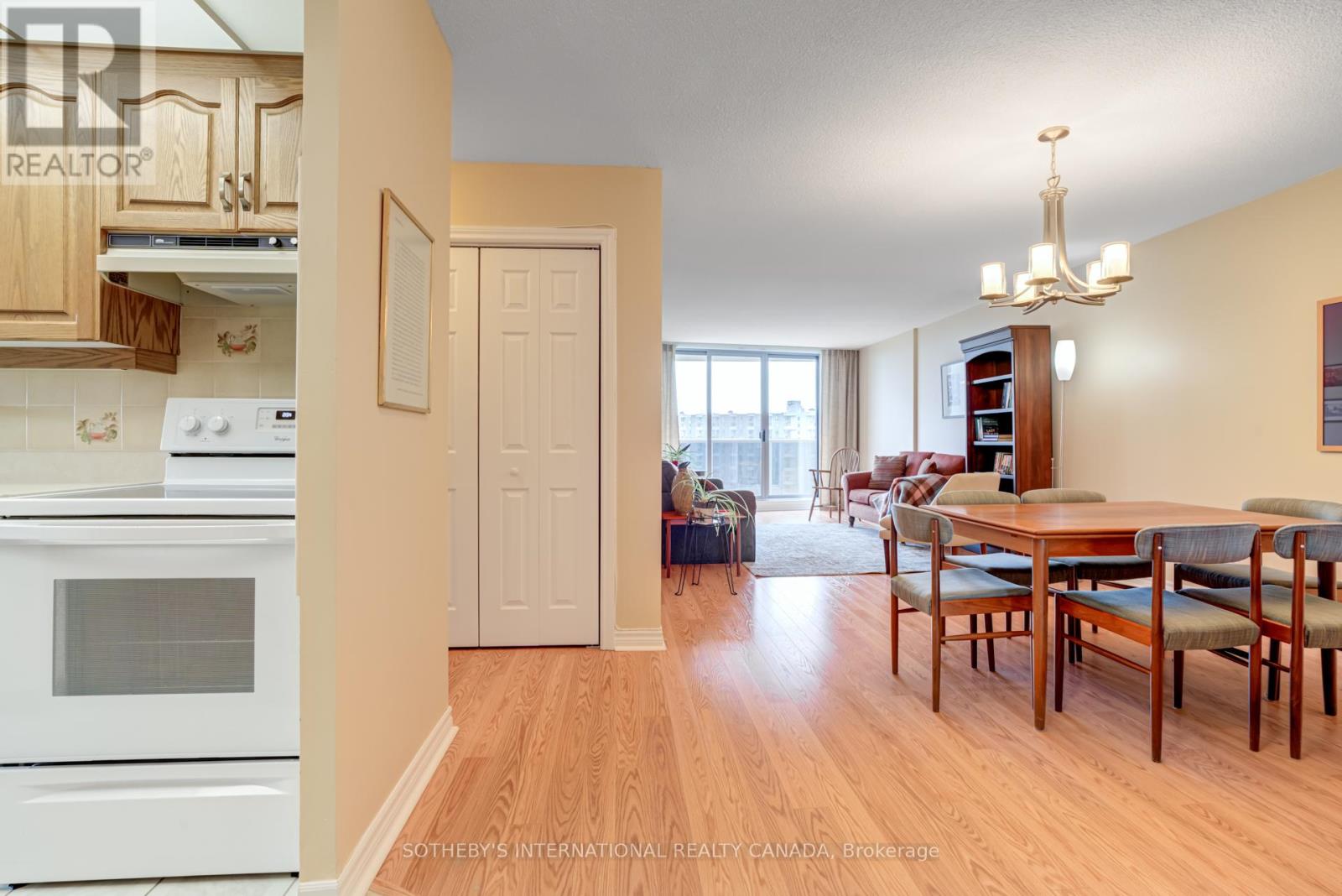 1408 - 812 Burnhamthorpe Road, Toronto, Ontario  M9C 4W1 - Photo 3 - W12197687