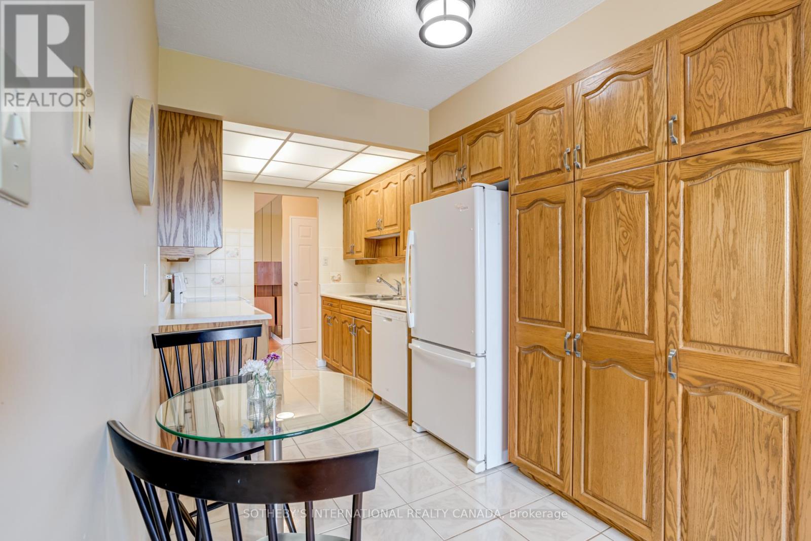 1408 - 812 Burnhamthorpe Road, Toronto, Ontario  M9C 4W1 - Photo 6 - W12197687