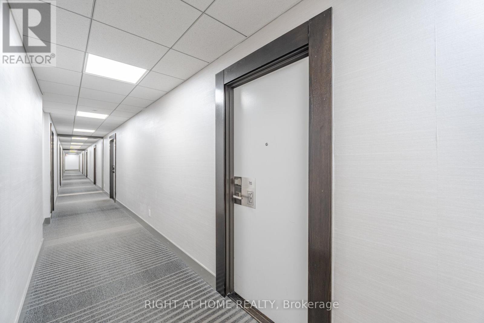 715 - 4011 Brickstone Mews, Mississauga, Ontario  L5B 0J7 - Photo 2 - W12197712