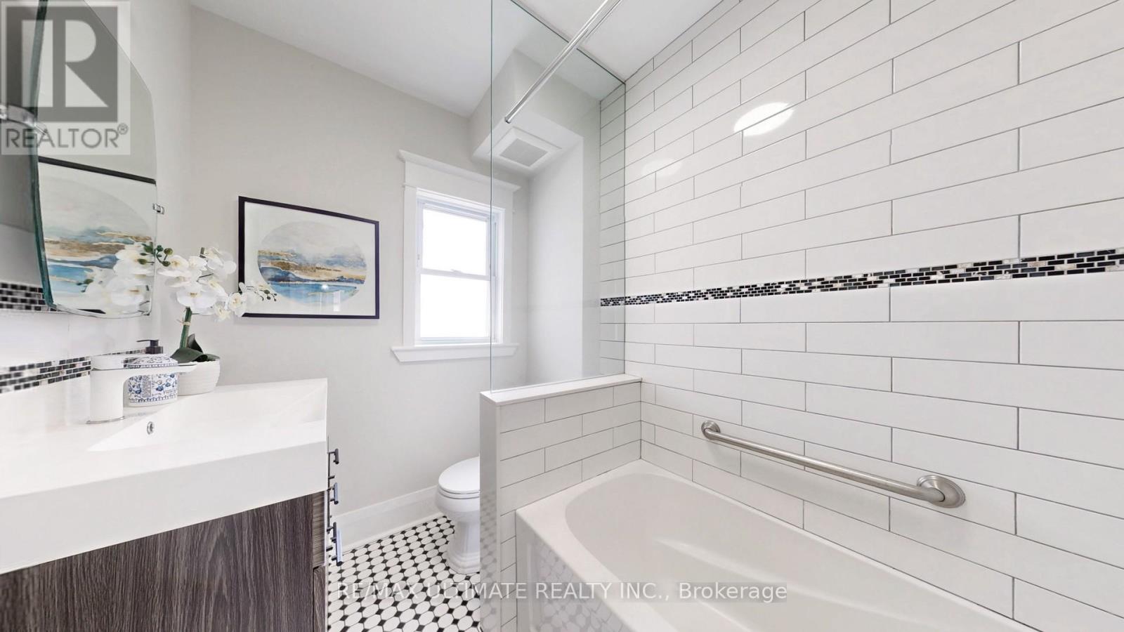 119 Ascot Avenue, Toronto, Ontario  M6E 1G3 - Photo 27 - W12197748