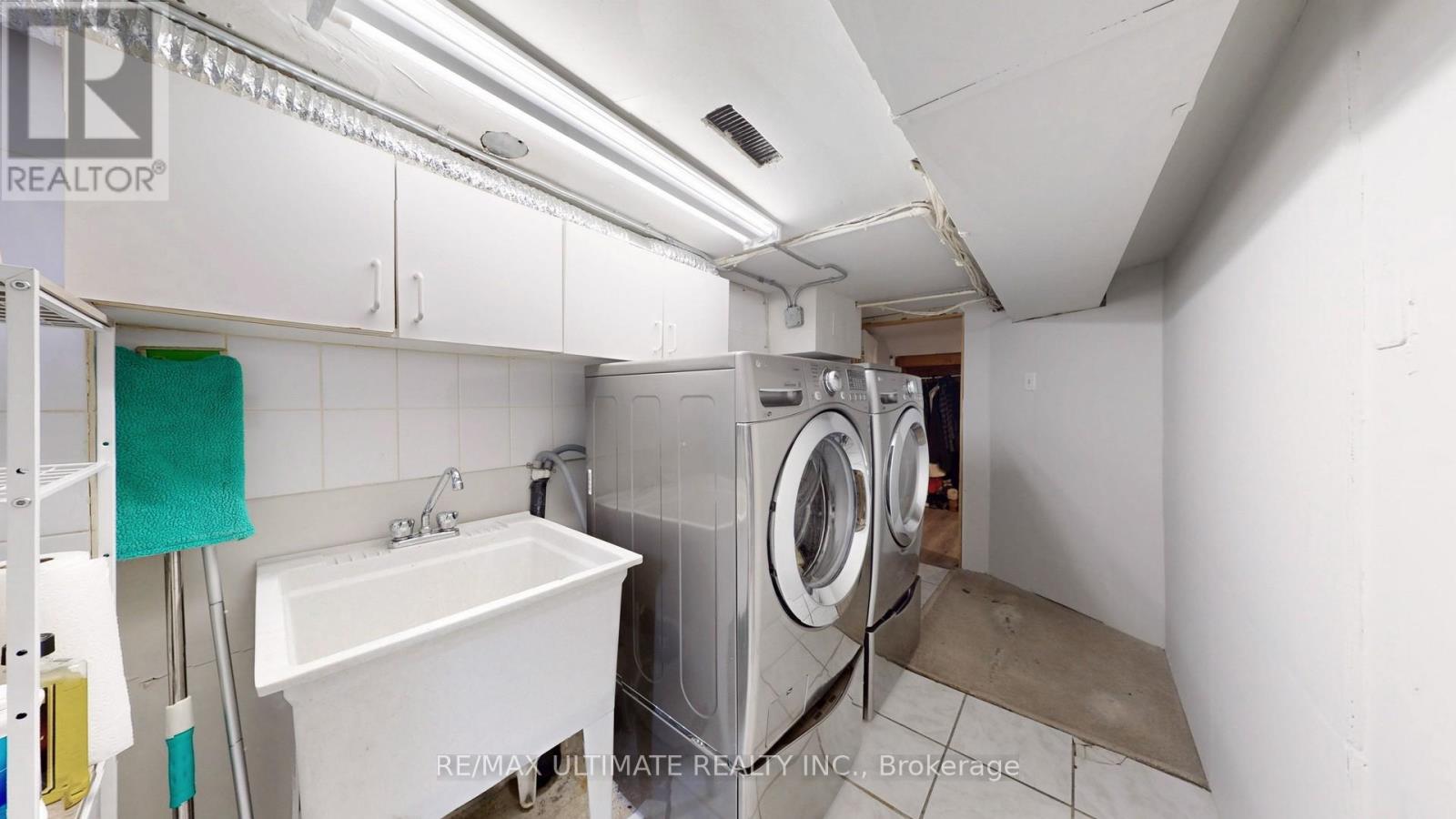 119 Ascot Avenue, Toronto, Ontario  M6E 1G3 - Photo 35 - W12197748
