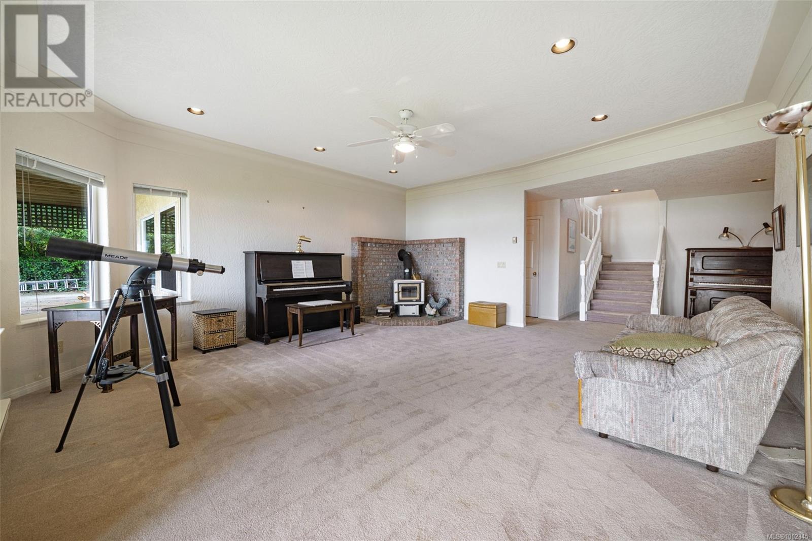 Property at 5991 Sooke Rd image 5
