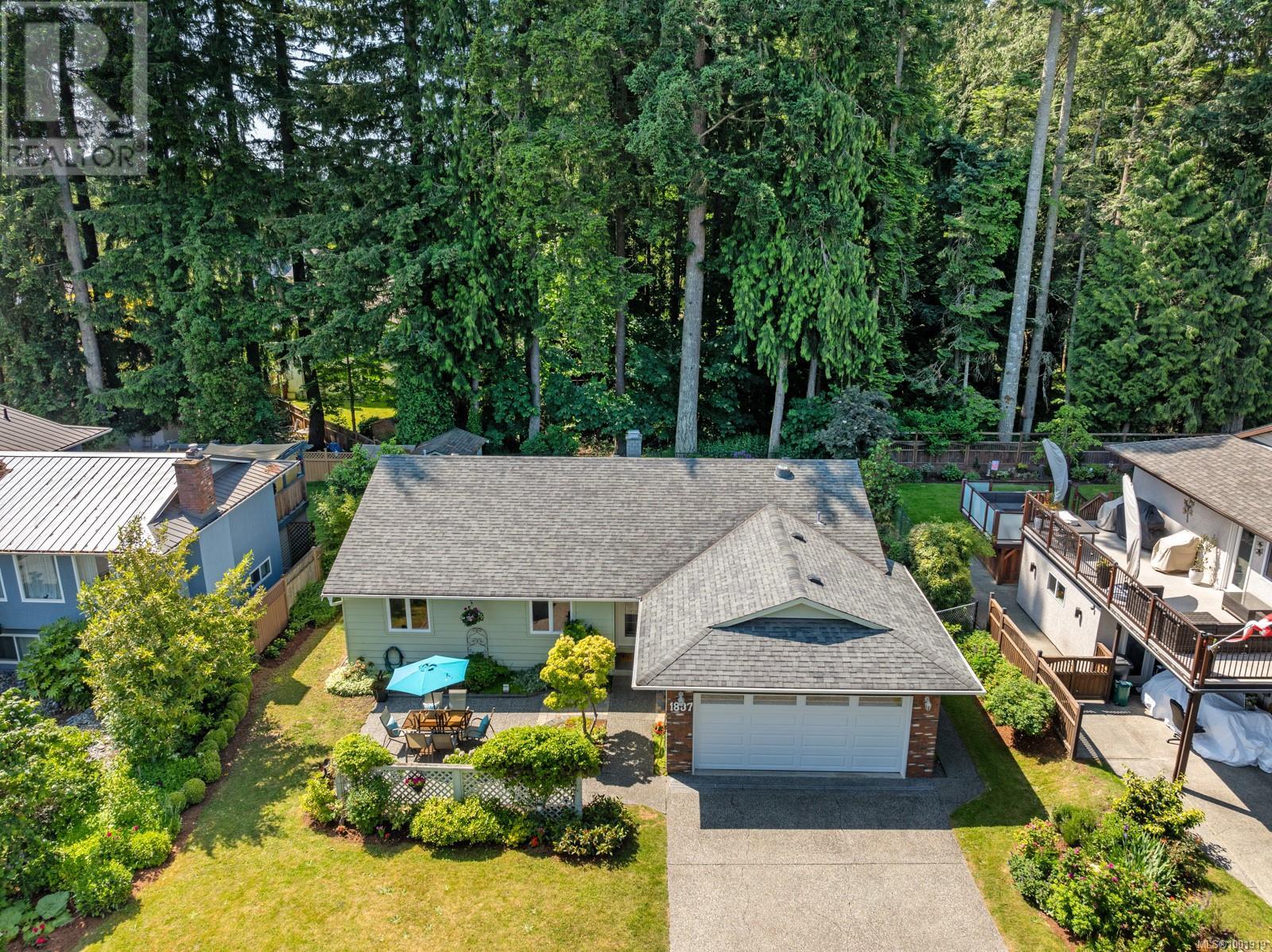 Property at 1837 Pastel Cres image 2