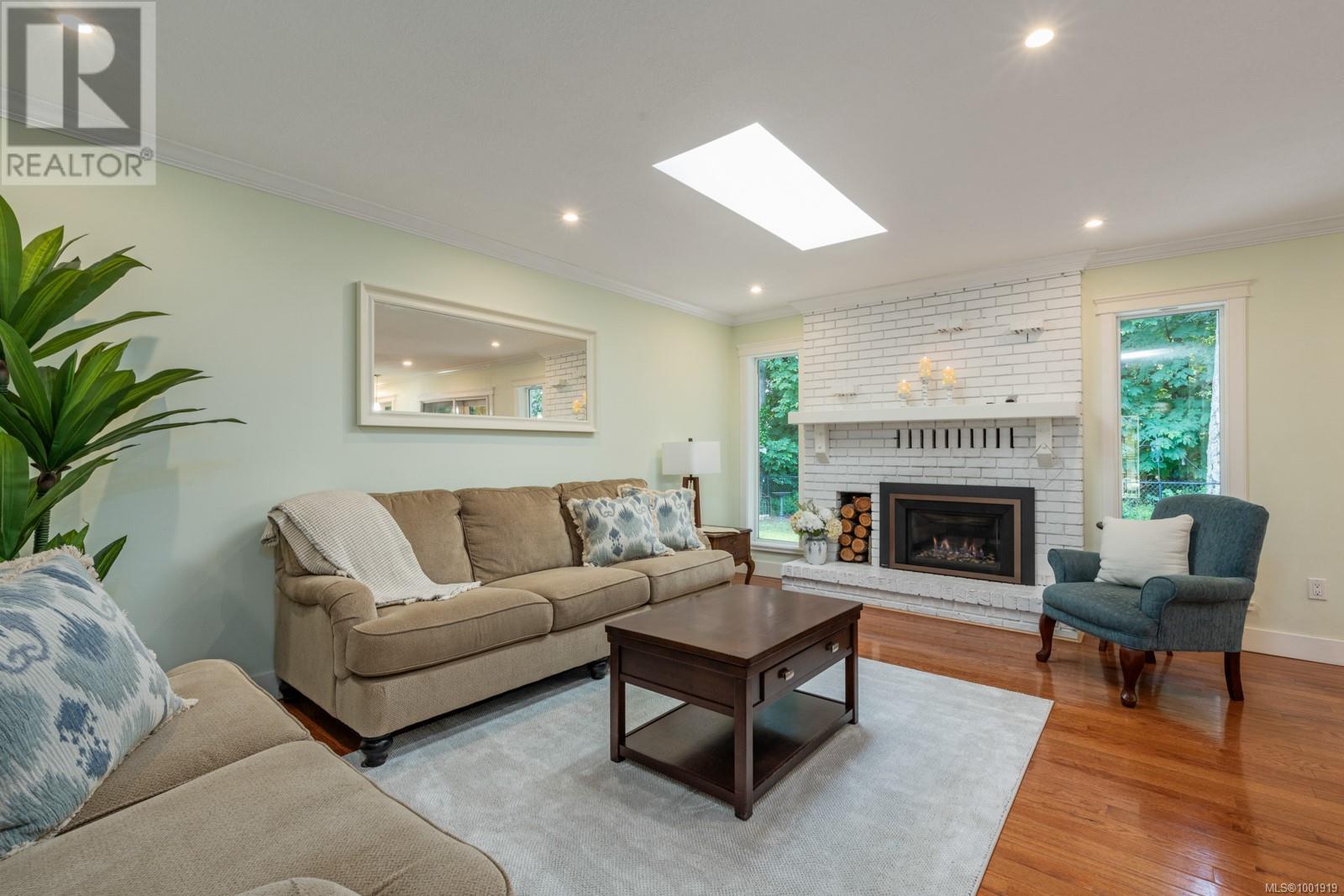Property at 1837 Pastel Cres image 5