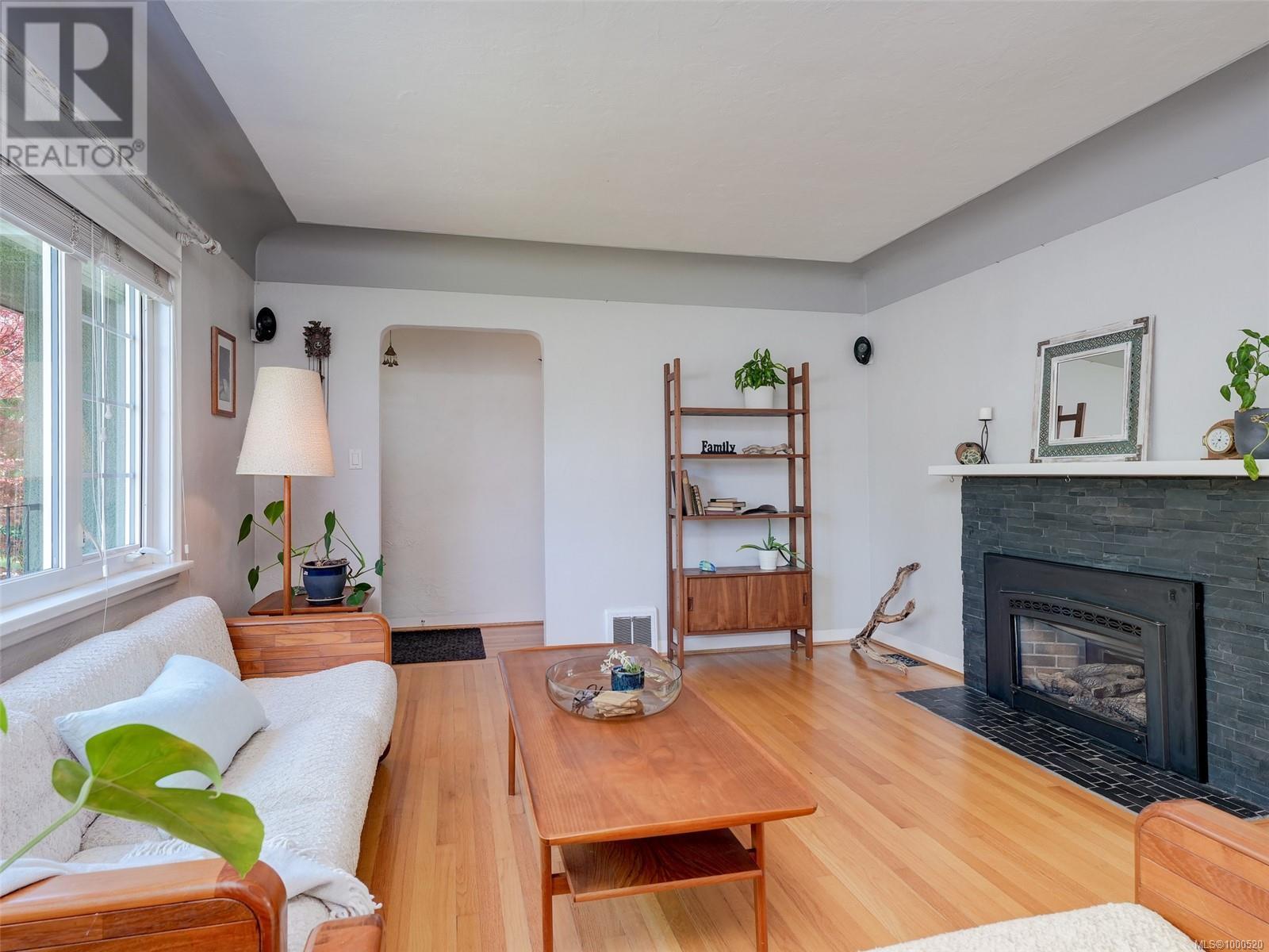 181 Homer Rd, Saanich, British Columbia  V8Z 1V7 - Photo 4 - 1000520