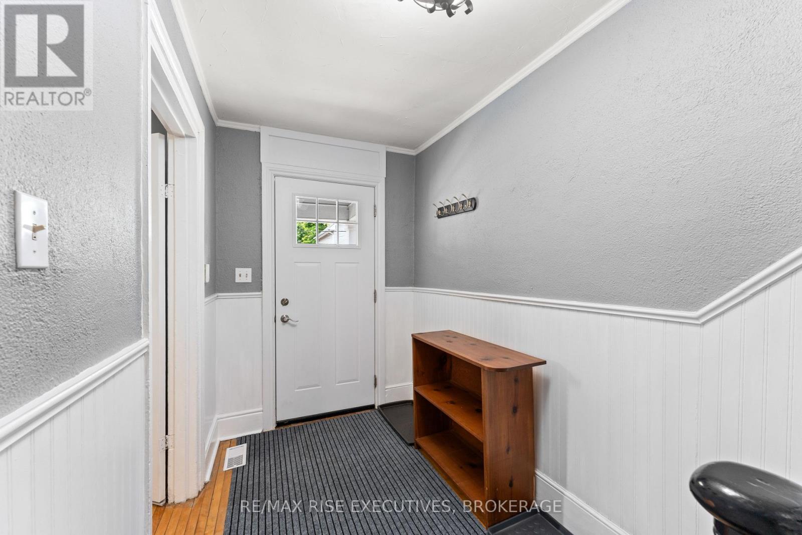 135 Nelson Street, Kingston, Ontario  K7L 3W9 - Photo 5 - X12197979