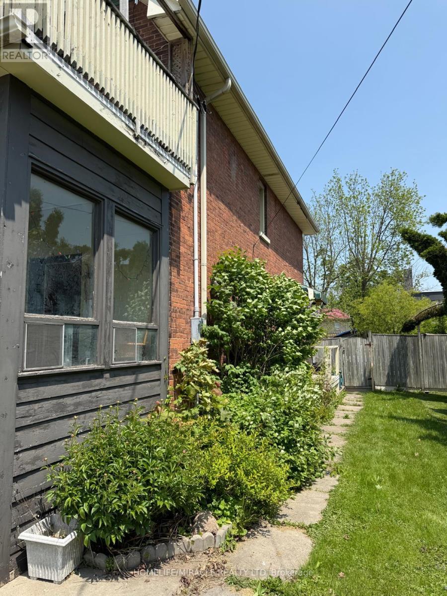 108 Lindsay Street S, Kawartha Lakes, Ontario  K9V 2M6 - Photo 10 - X12197701