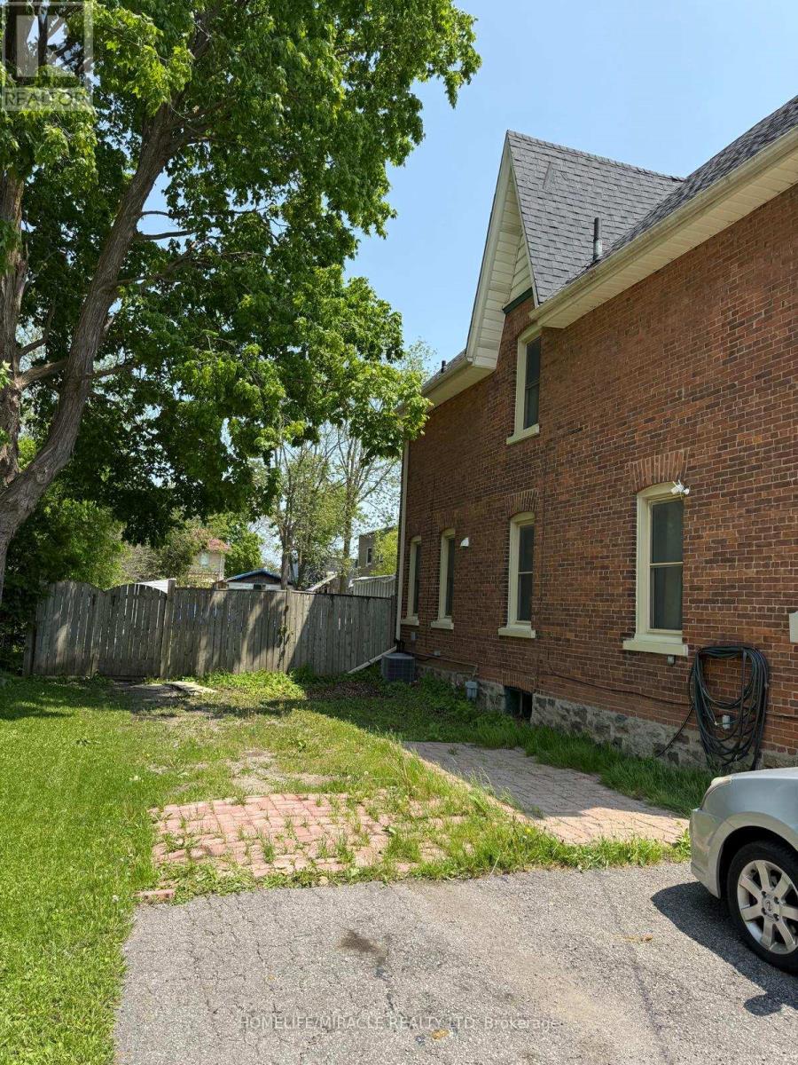 108 Lindsay Street S, Kawartha Lakes, Ontario  K9V 2M6 - Photo 3 - X12197701